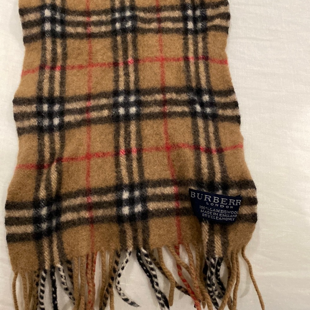 Burberry signature scarf